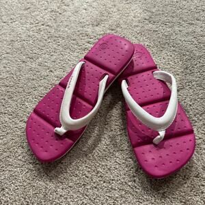 Crocs Pink & White Squared Thong Sandals Flip Flops Women's Size 8 Flats